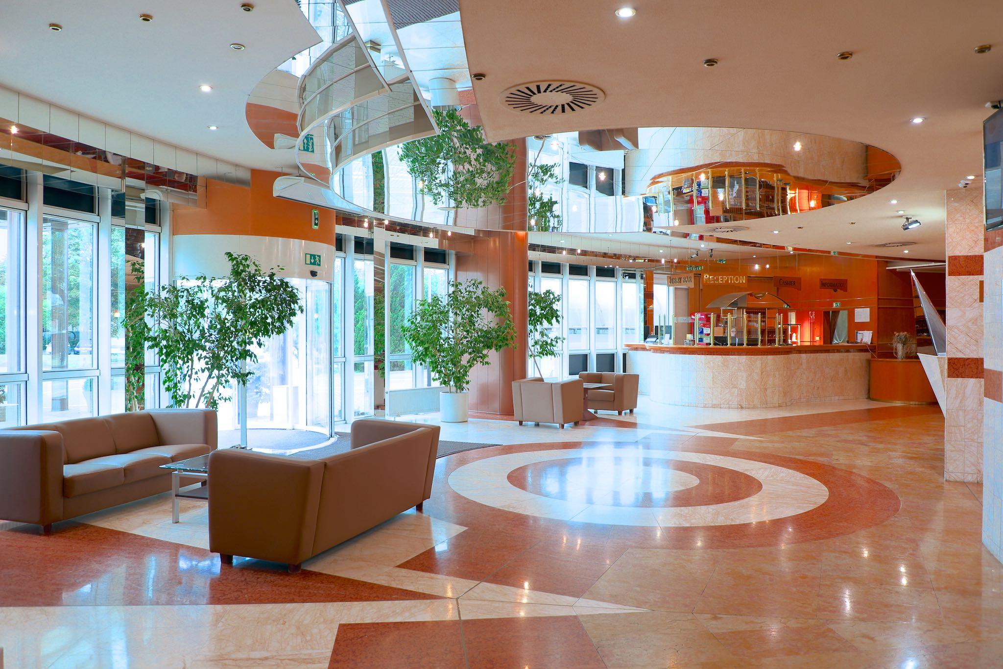 Cosmopolitan Bobycentrum - Czech Leading Hotels เบอร์โน ภายนอก รูปภาพ